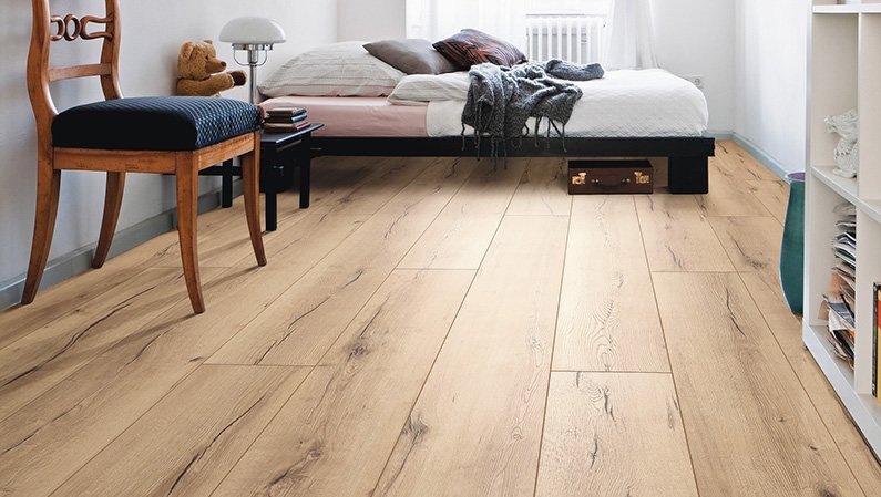 Ламинат Haro Tritty 100 Gran Via 4V Дуб Италика Крем 530693 2200×243×8 фото в интерьере Ламинат Haro Tritty 100 Gran Via 4V Дуб Италика Крем 530693 2200×243×8 фото в интерьере